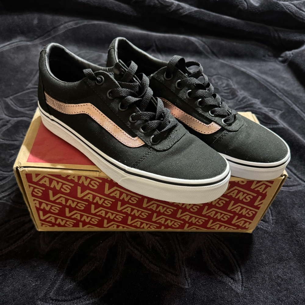 Vans Ward Old Skool Sneakers Black and Rose Gold